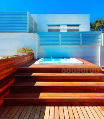 Jacuzzi exterior encastrat a Sant Pere de Ribes